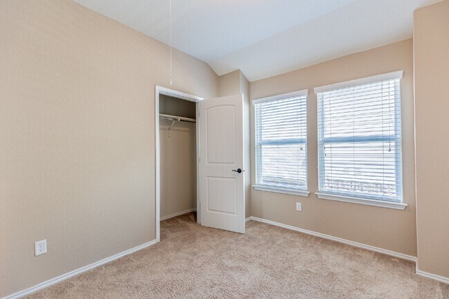 Building Photo - 12939 Texas Gold
