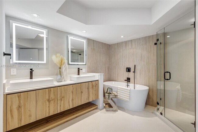 Building Photo - 6301 Collins Ave