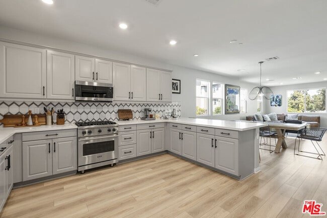 Building Photo - 756 Daniel Freeman Cir