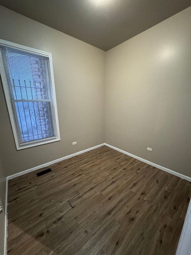 Building Photo - 5612 S Morgan St