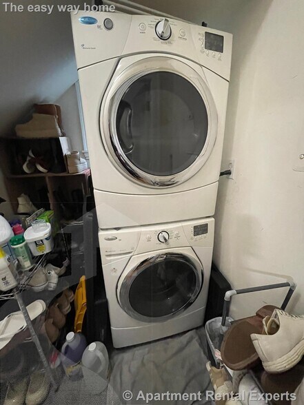 Building Photo - 23 Hall St