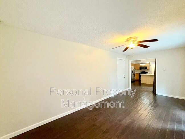 Building Photo - 3217 NE 129th Ave