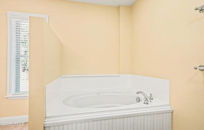 Building Photo - 1812 Dolphin Row Dr