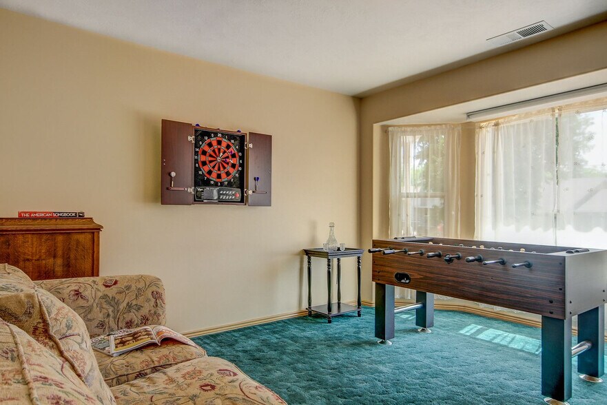 Building Photo - 575 S 60 E