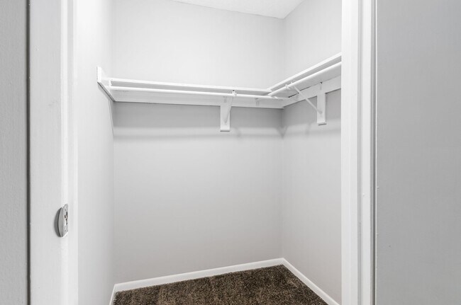 Building Photo - 2560-2566 Sandbury Blvd-2566