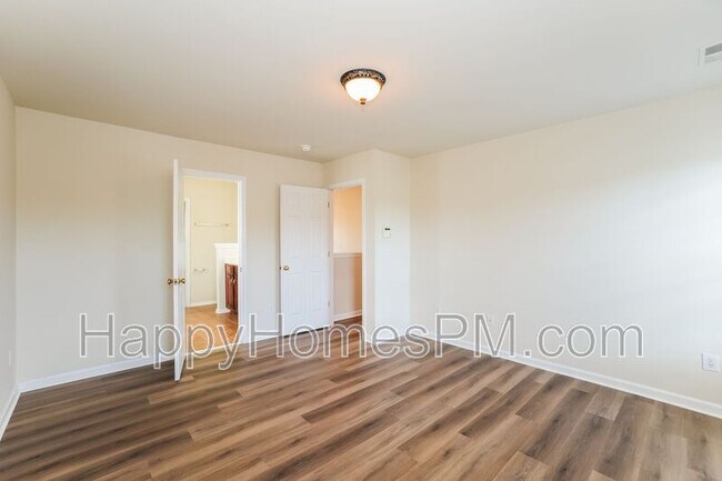 Building Photo - 614 Parkwood Dr