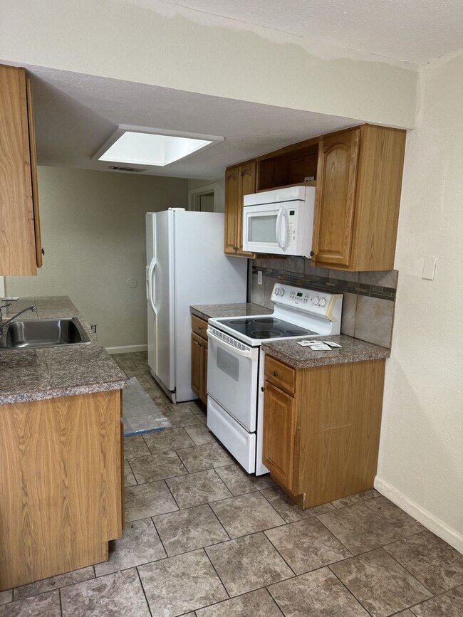 Building Photo - 951_ 4 Little C- Homes 1, LLC