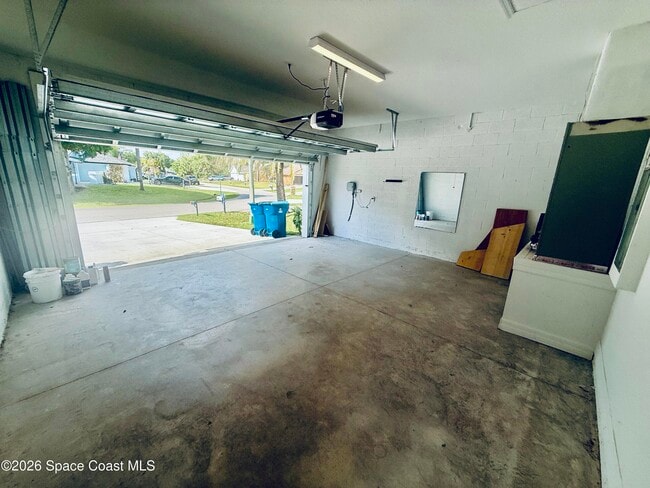 Building Photo - 614 Lynbrook St NW
