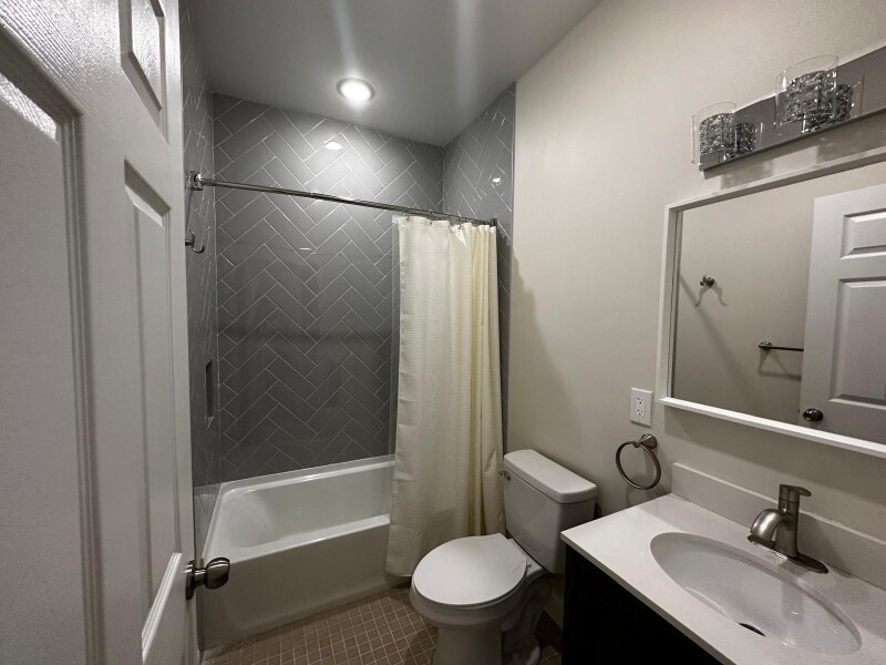 Building Photo - 42 N 40th St