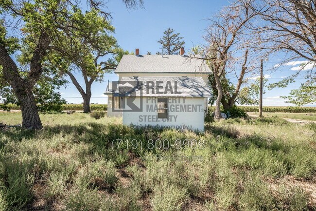 Building Photo - 1530 33rd Ln