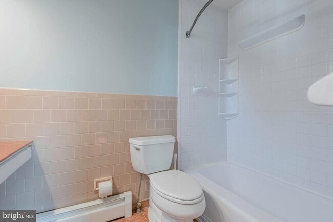 Building Photo - 871 Highland Ave