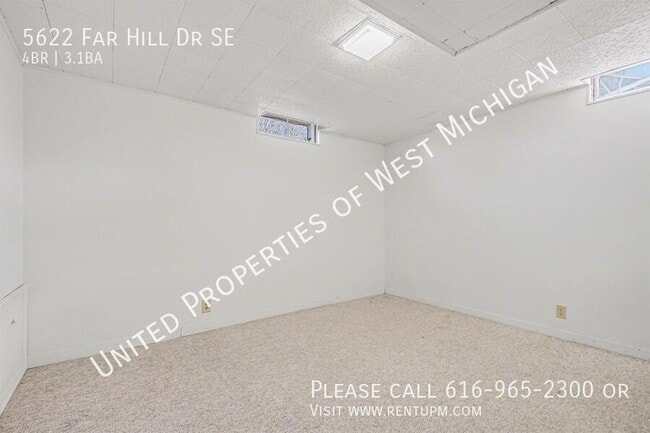 Building Photo - 5622 Far Hill Dr SE