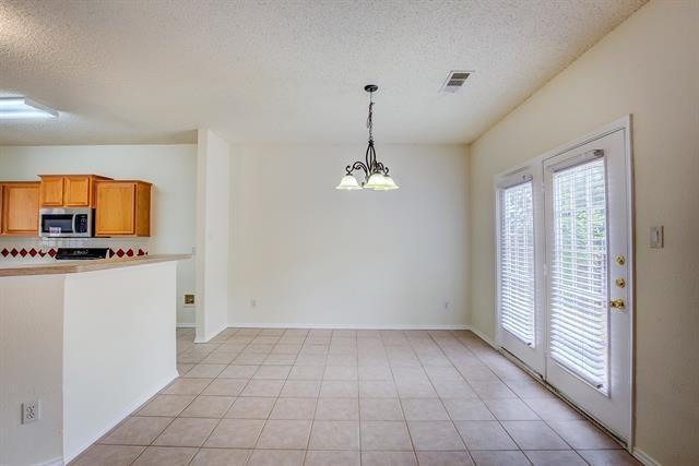 Building Photo - 4717 Woodhaven Ln