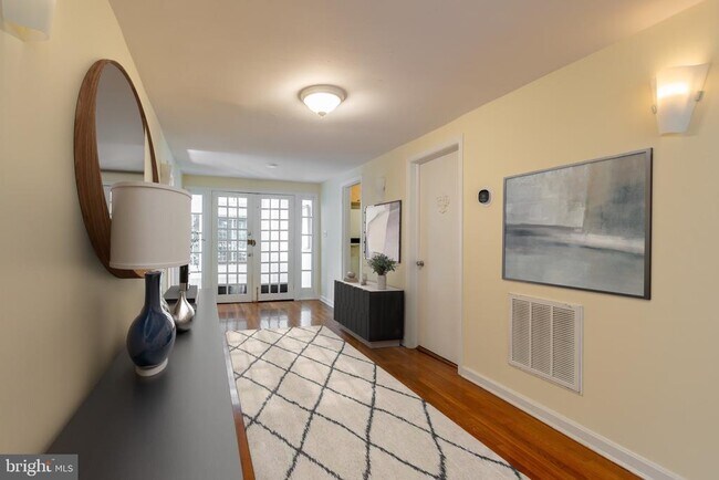 Building Photo - 6221 Walhonding Rd