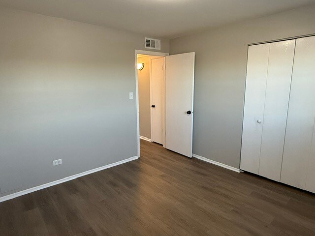 Building Photo - 1040 Camellia Dr