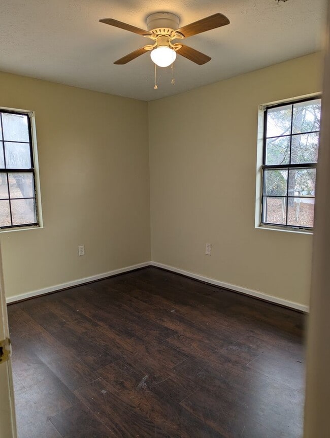 Building Photo - Coming Soon! Charming 3br 1ba in the country ** Rent Special**