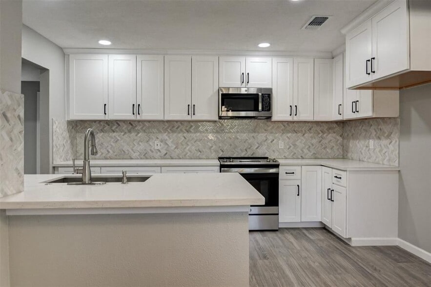 Building Photo - 7906 Hammerly Blvd