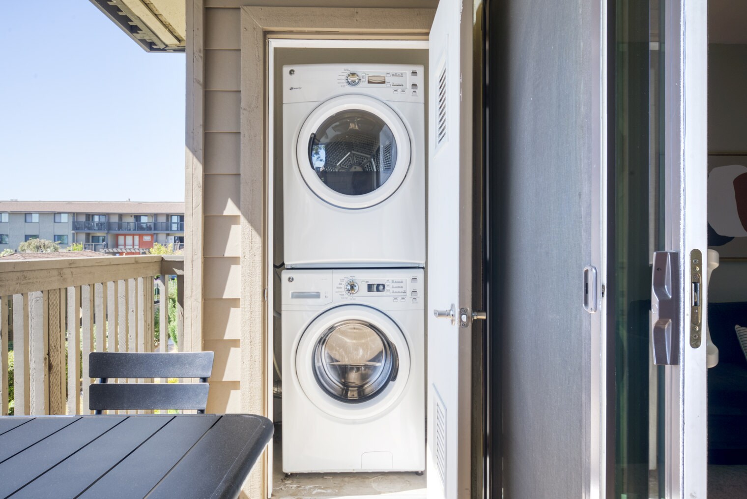 Building Photo - 644 Edgewater Blvd