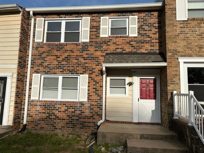 Building Photo - 809 Sledgehammer Dr