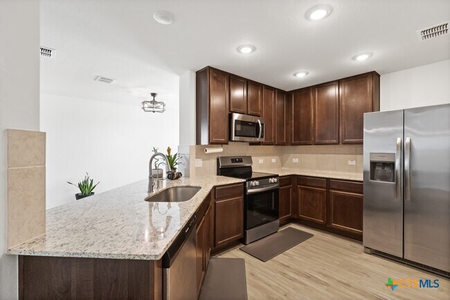 Building Photo - 11221 Hollinger Cir