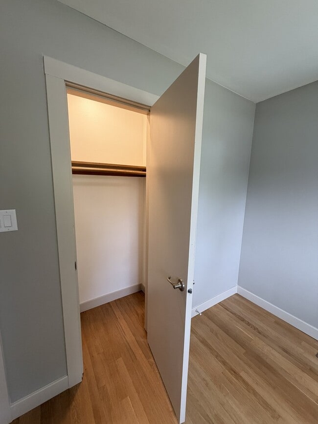 Building Photo - 624 Prairie Ave