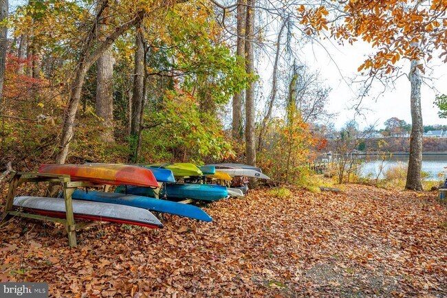 Building Photo - 2942 S Haven Dr