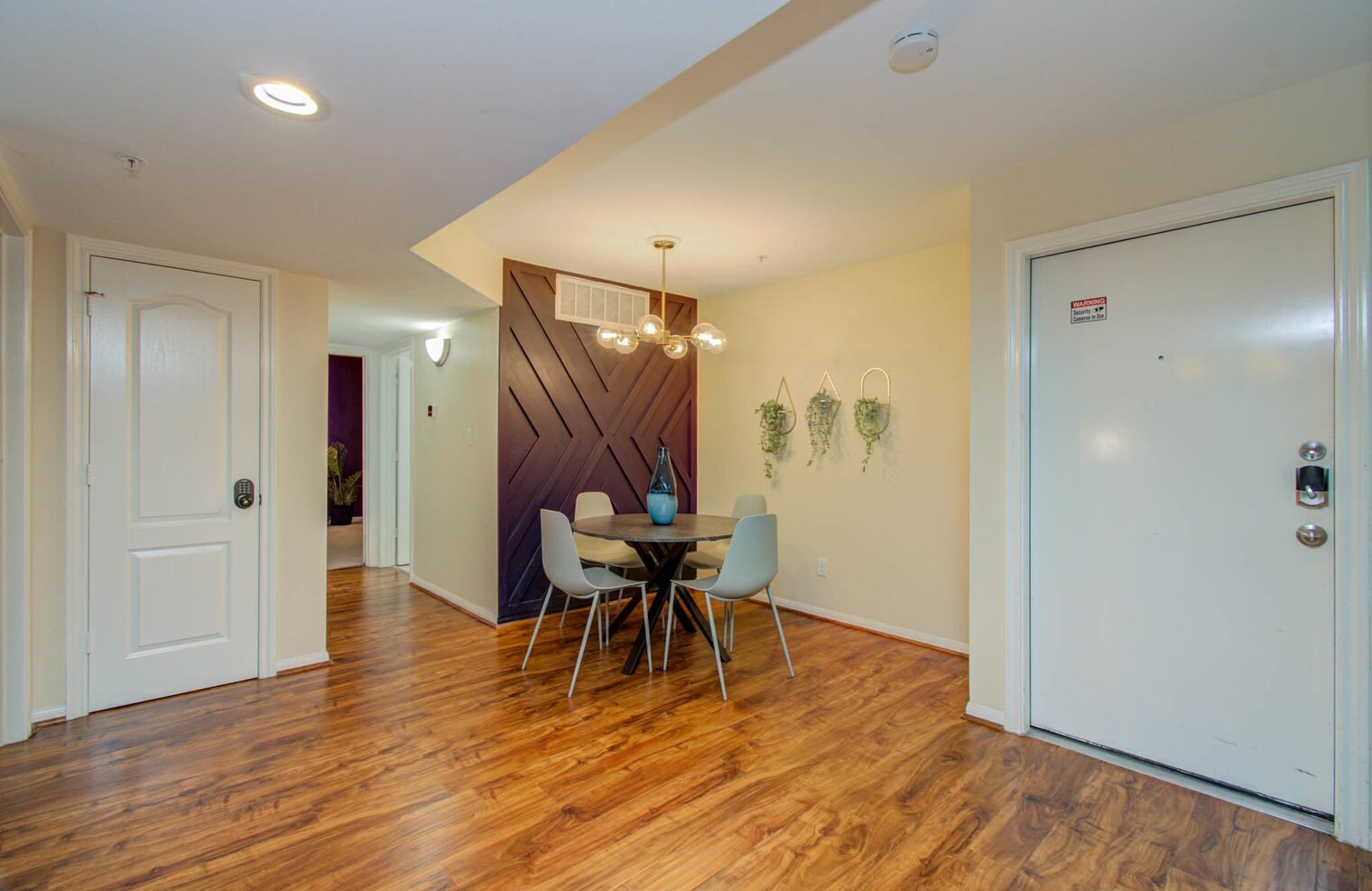 Building Photo - 8415 Hearth Dr