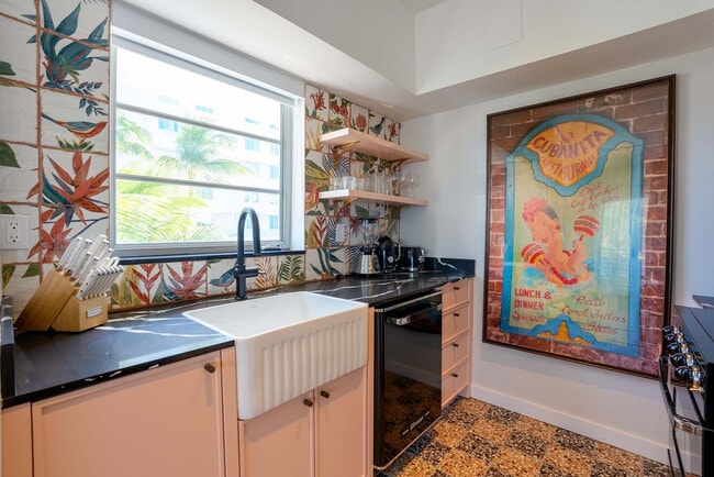 Building Photo - 1200 Ocean Dr