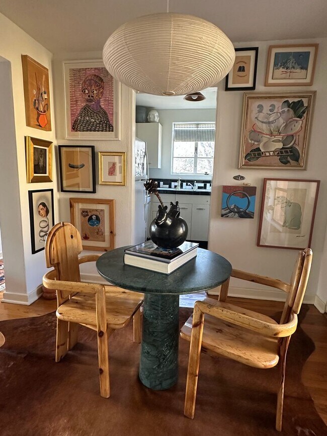 Building Photo - F28