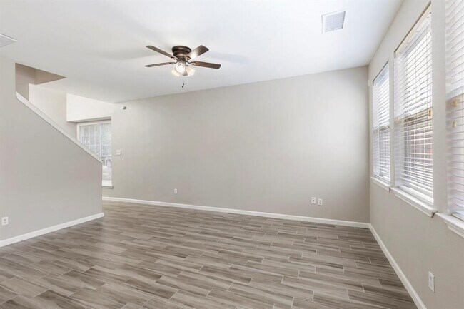 Building Photo - 79 Blue Creek Pl