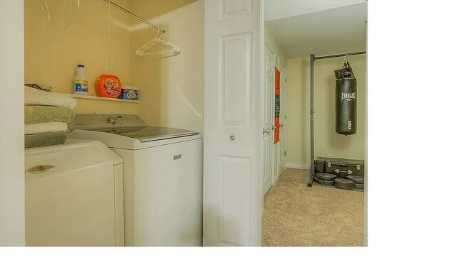 Building Photo - 13963 E Jewell Ave