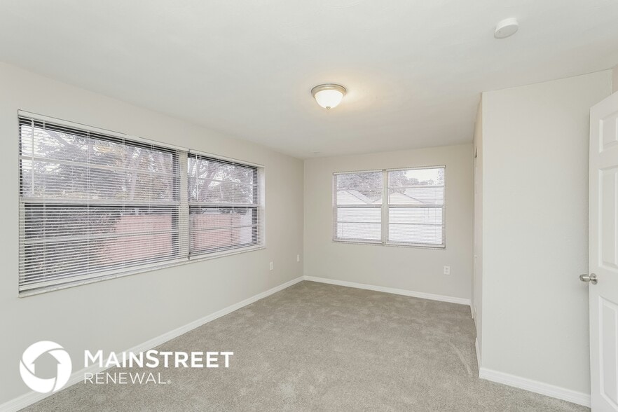 Building Photo - 6022 Halifax Dr