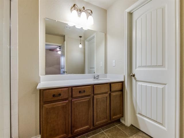 Building Photo - 1122 Roman Dr