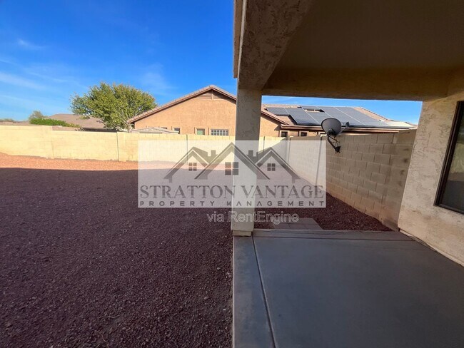 Building Photo - 15582 W Rio Vista Ln