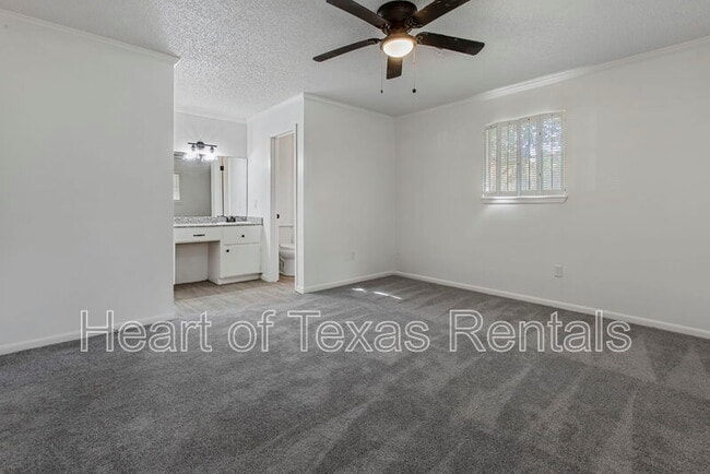 Building Photo - 465 Cranbrook Dr