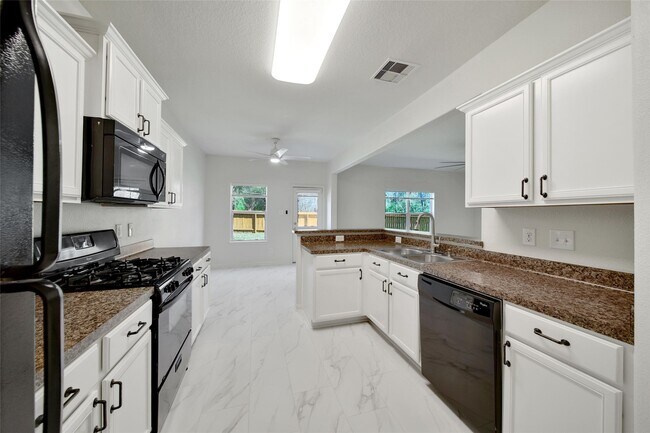 Building Photo - 305 Crooked Pine Court