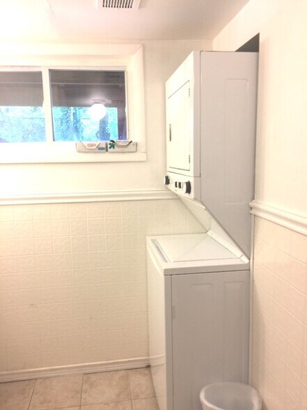 Building Photo - 10 Woodchuck Ln