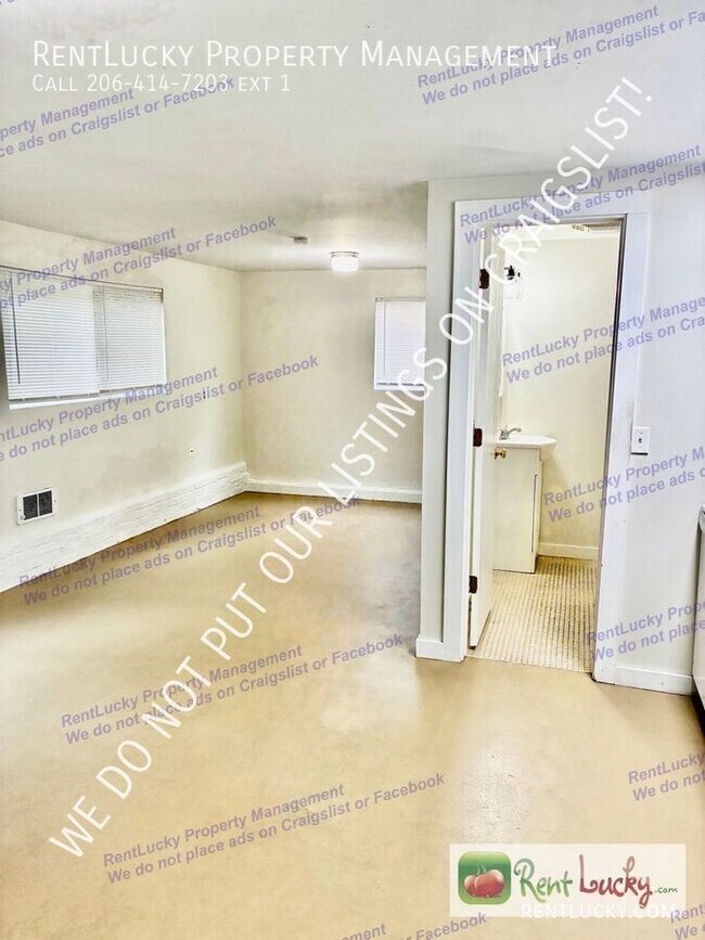 Building Photo - 1522 NE 97th St