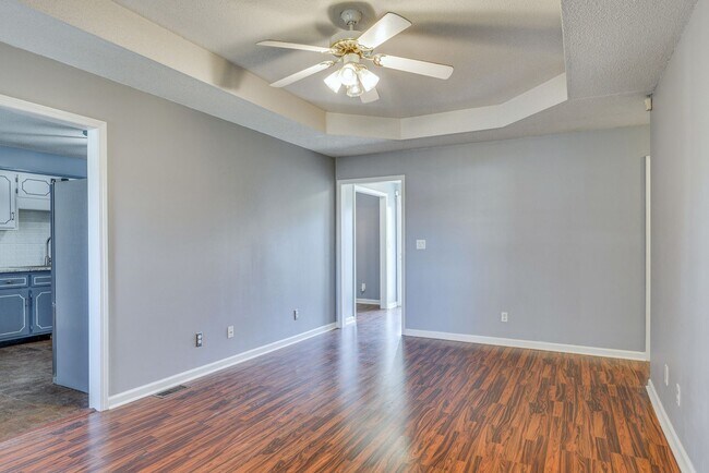 Building Photo - 3 Bedroom Dog Friendly Home For Rent Near St. B Area!