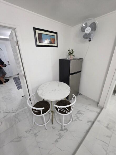 Building Photo - 4742 Blossom Dr