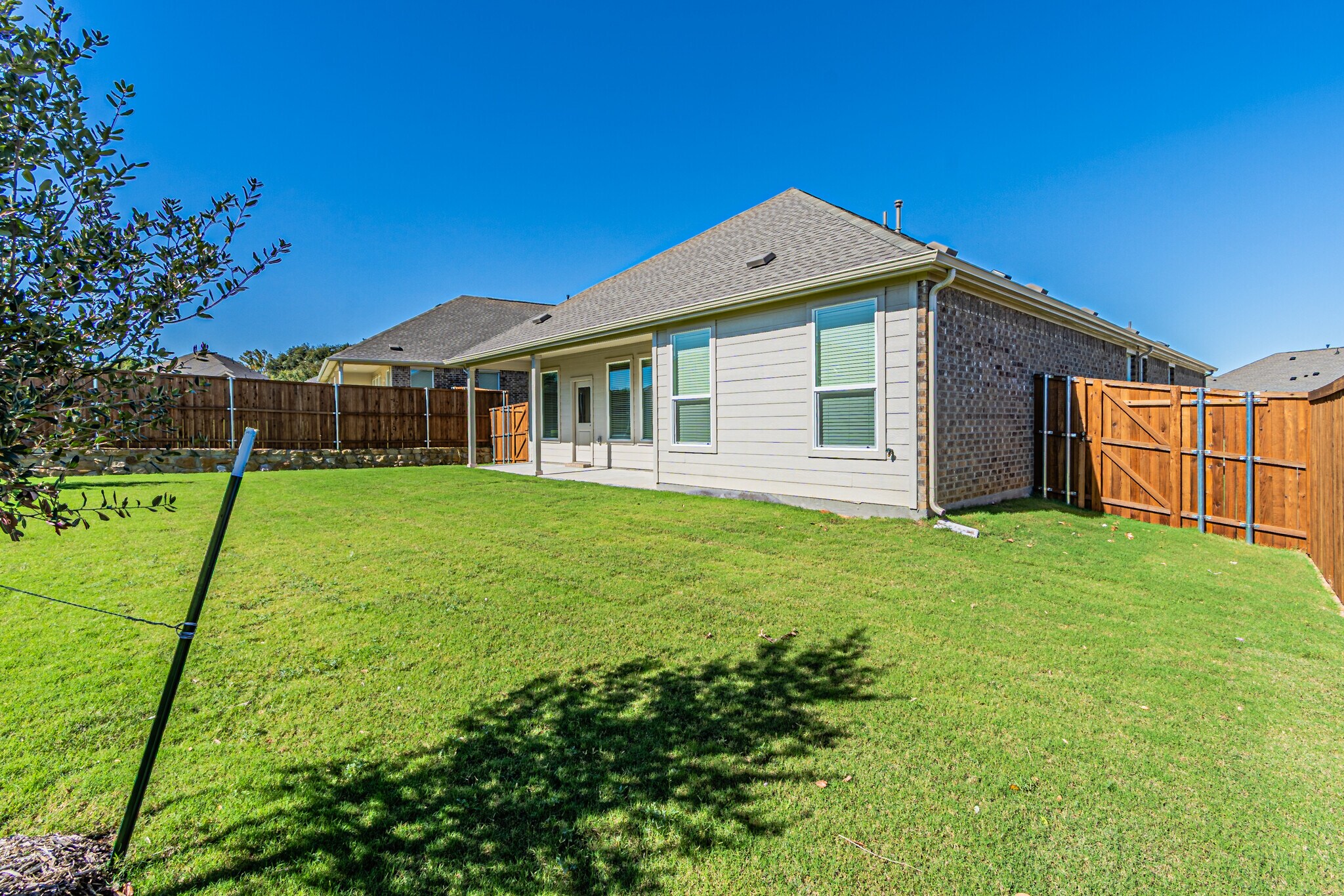 Building Photo - 10005 Warlander Dr