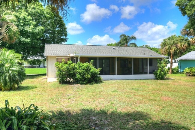 Building Photo - 1690 Seahouse St