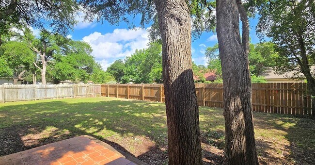 Building Photo - 11904 Hardwood Trail