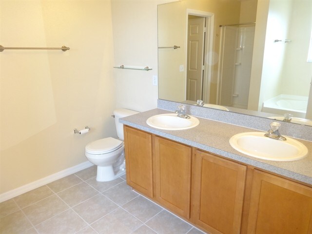 Building Photo - 357 Sky Valley St