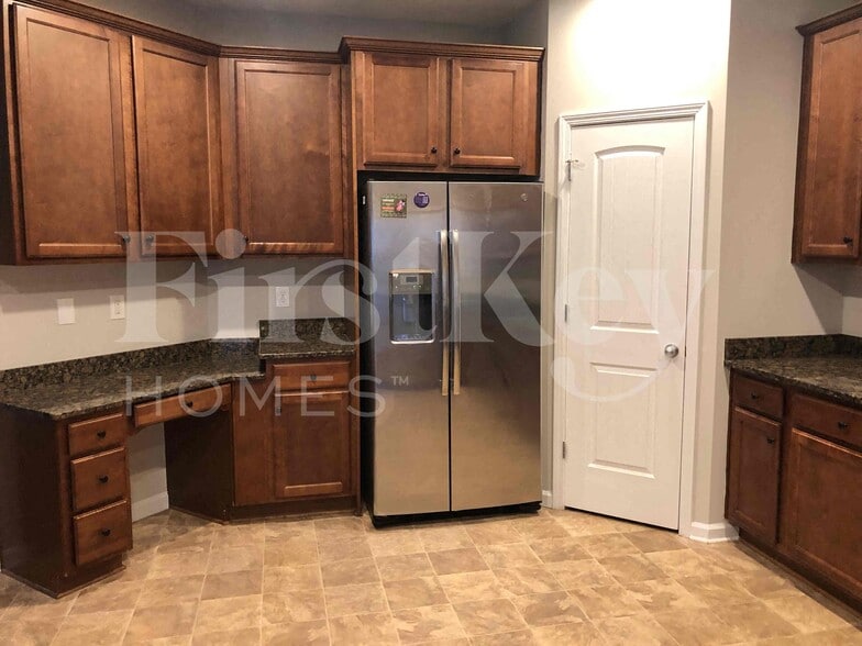 Building Photo - 194 Eastridge Way