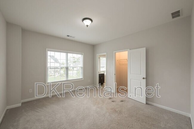 Building Photo - 508 Blackberry Ln