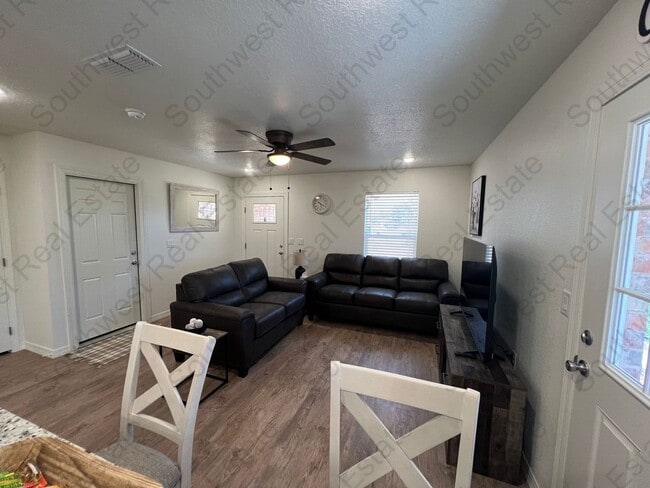 Building Photo - 2131 Bobwhite Ct