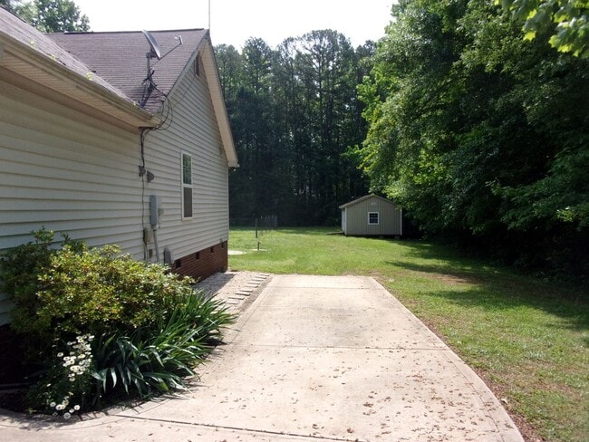 Building Photo - COMING SOON!! 3 Bedroom 2 Bath Home on over 1 Acre in York with Clover Schools