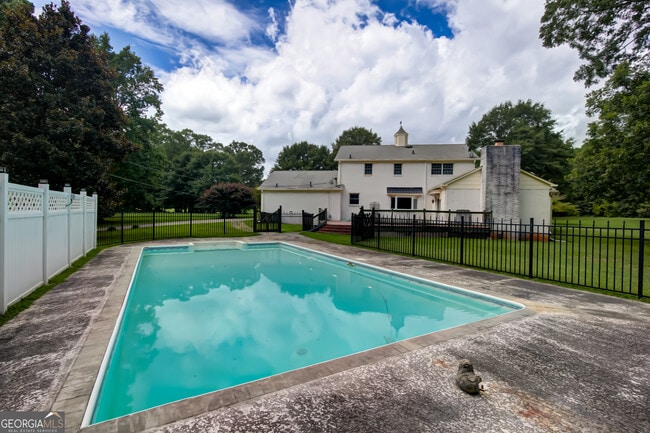 Building Photo - 217 S Sandy Creek Rd