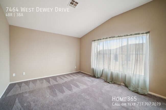 Building Photo - Stunning 4 bedroom, 2.5 bathroom home in L...